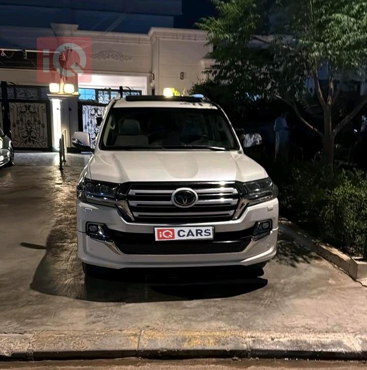 تويوتا لاندكروزر